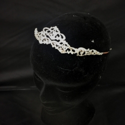Diademas, tiaras y Tocados de Novia - Nereida Novias
