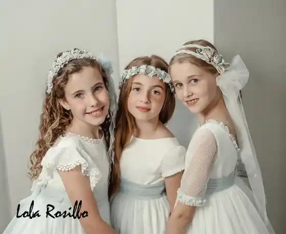 Vestidos y trajes de comunión