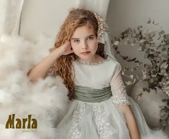 Vestidos y trajes de comunión