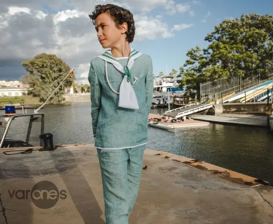 Vestidos y trajes de comunión